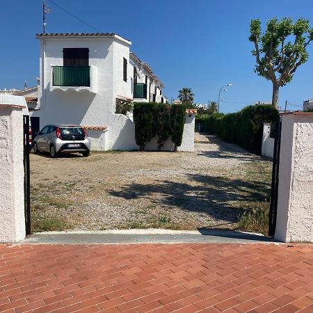 Charmante Maison Coeur De Ville 650M Plage Empuriabrava Exteriör bild