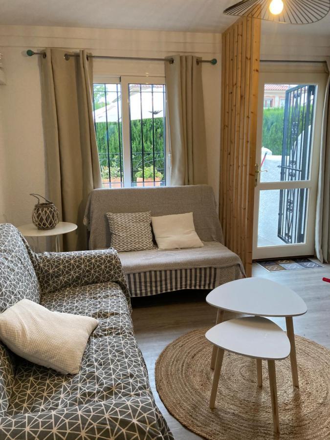 Charmante Maison Coeur De Ville 650M Plage Empuriabrava Exteriör bild