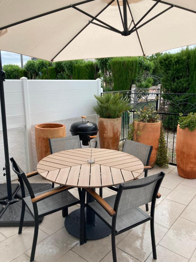 Charmante Maison Coeur De Ville 650M Plage Empuriabrava Exteriör bild